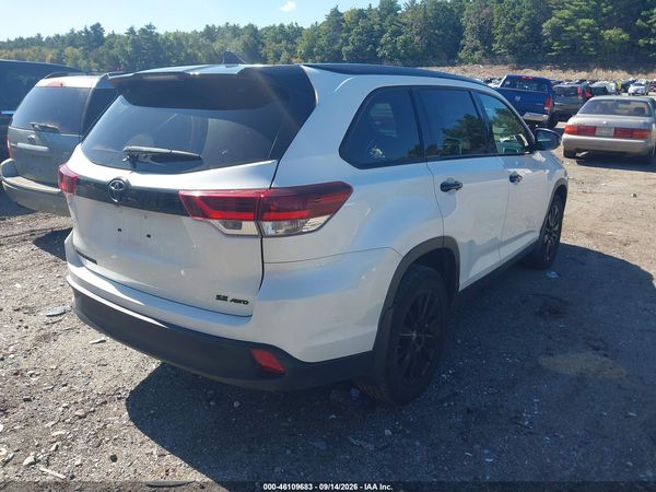2019 TOYOTA HIGHLANDER SE — I4