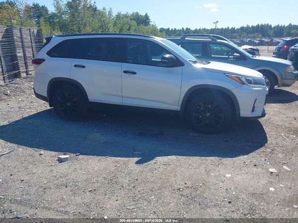 2019 TOYOTA HIGHLANDER SE — I116