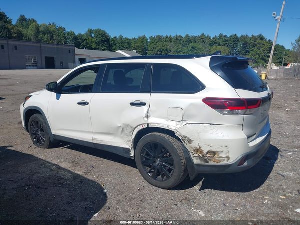 2019 TOYOTA HIGHLANDER SE — I117