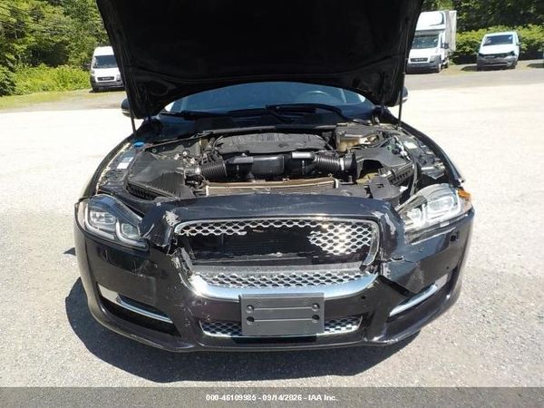 2017 JAGUAR XJ XJL PORTFOLIO — I10