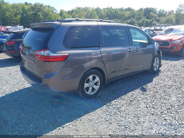 2015 TOYOTA SIENNA LE 8 PASSENGER — I4