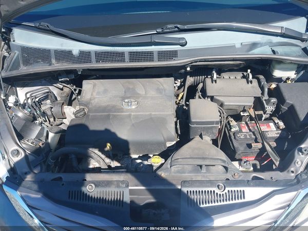 2015 TOYOTA SIENNA LE 8 PASSENGER — I10