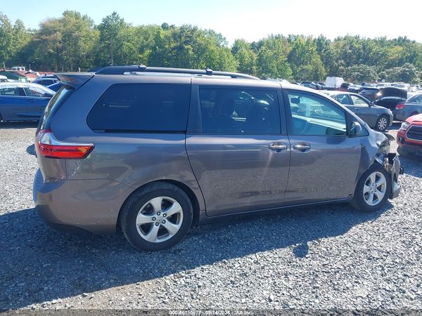 2015 TOYOTA SIENNA LE 8 PASSENGER — I116
