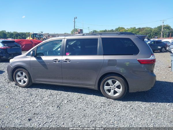 2015 TOYOTA SIENNA LE 8 PASSENGER — I117