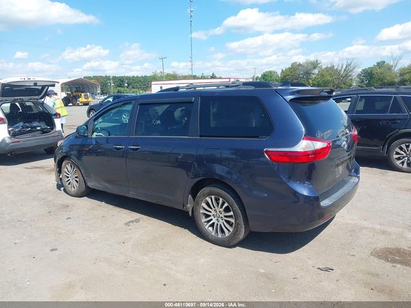 2018 TOYOTA SIENNA XLE 8 PASSENGER — I3