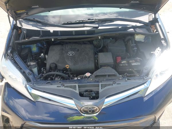 2018 TOYOTA SIENNA XLE 8 PASSENGER — I10