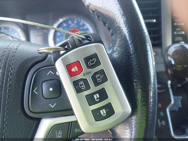 2018 TOYOTA SIENNA XLE 8 PASSENGER — I11