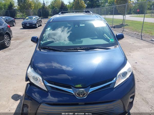 2018 TOYOTA SIENNA XLE 8 PASSENGER — I115