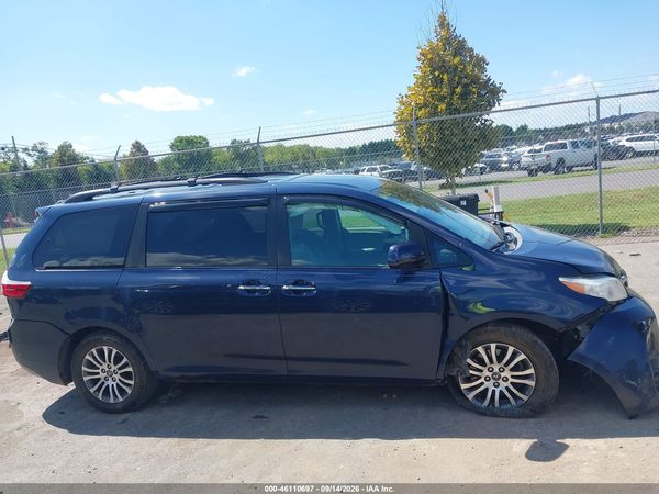 2018 TOYOTA SIENNA XLE 8 PASSENGER — I116