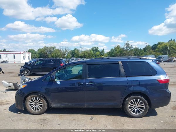 2018 TOYOTA SIENNA XLE 8 PASSENGER — I117