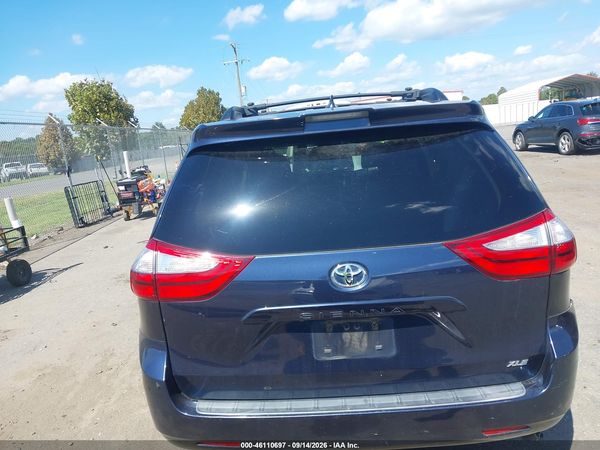 2018 TOYOTA SIENNA XLE 8 PASSENGER — I119