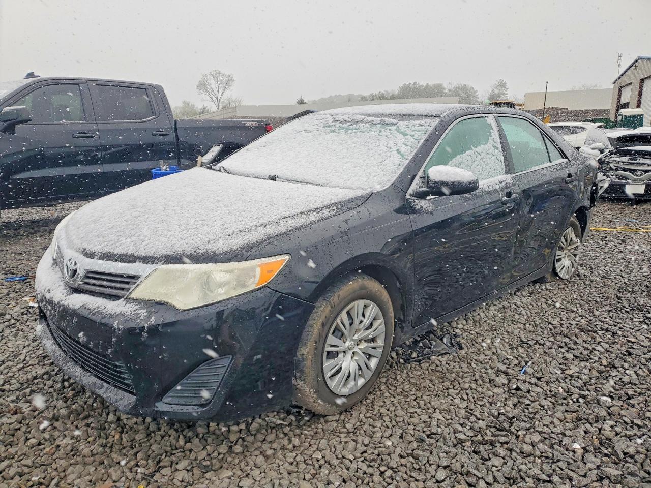 2014 TOYOTA CAMRY