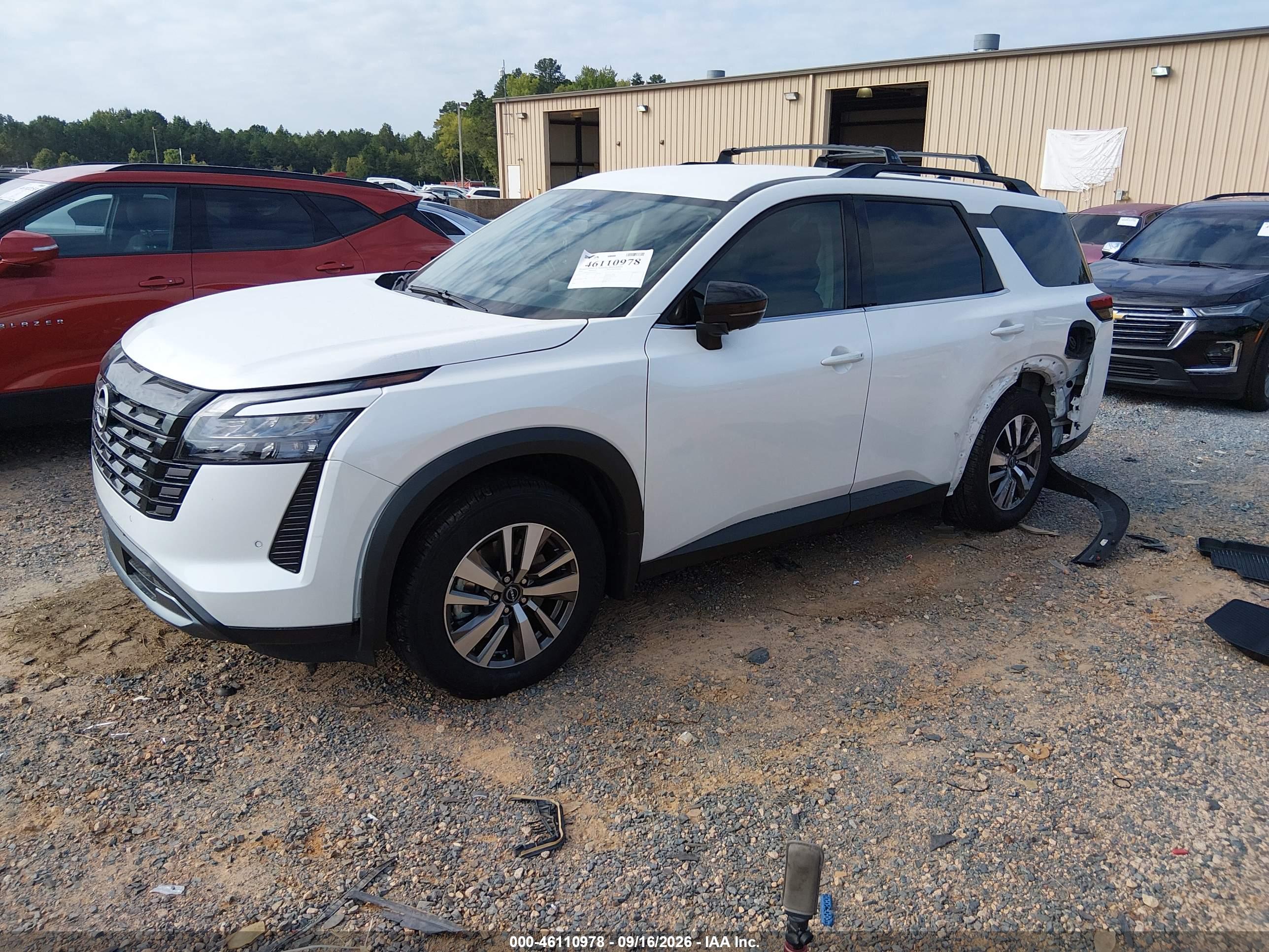 2026 NISSAN PATHFINDER SL — I2
