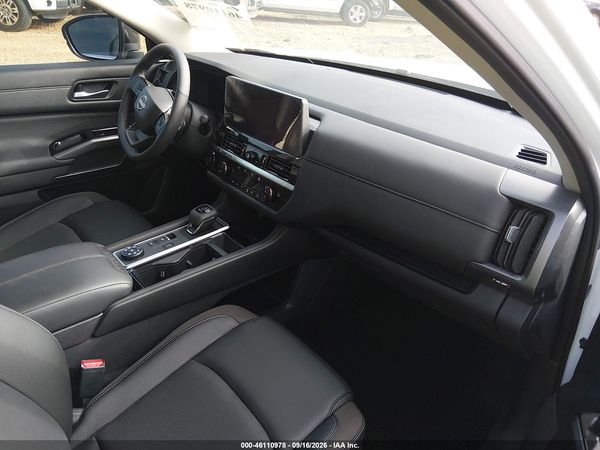 2026 NISSAN PATHFINDER SL — I5
