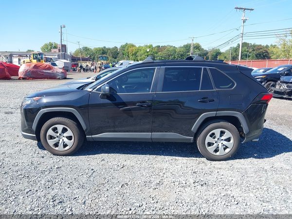 2021 TOYOTA RAV4 LE — I117