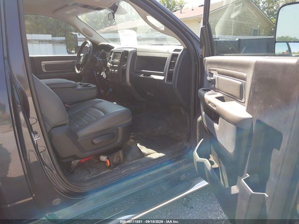 2017 RAM 3500 TRADESMAN  4X4 8' BOX — I5
