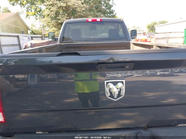 2017 RAM 3500 TRADESMAN  4X4 8' BOX — I72