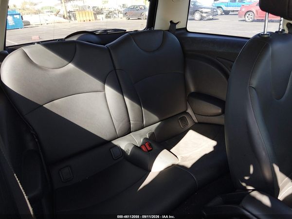 2013 MINI HARDTOP COOPER — I8