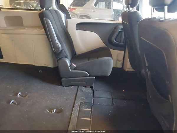 2012 DODGE GRAND CARAVAN SXT — I8
