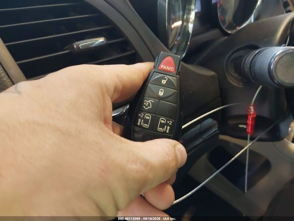 2012 DODGE GRAND CARAVAN SXT — I11
