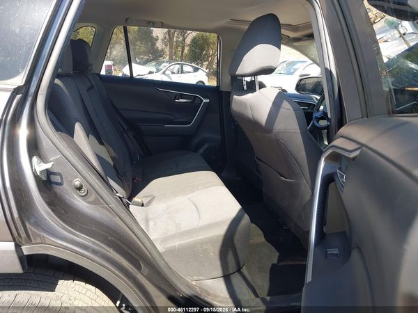 2019 TOYOTA RAV4 XLE — I8
