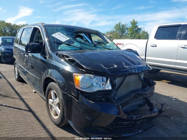 2013 DODGE GRAND CARAVAN SXT — I1