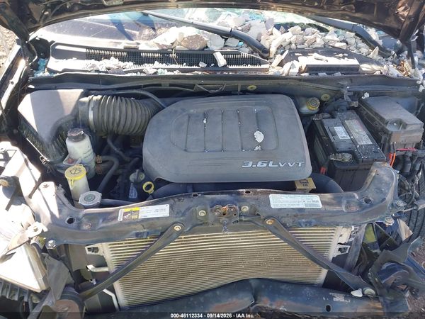 2013 DODGE GRAND CARAVAN SXT — I10