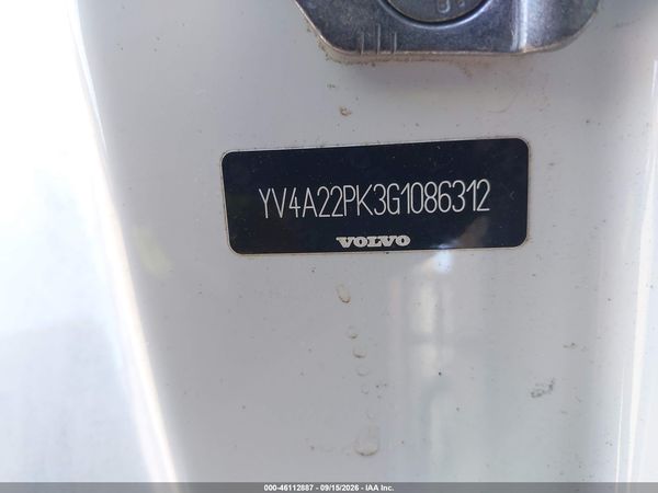 2016 VOLVO XC90 T6 MOMENTUM — I153