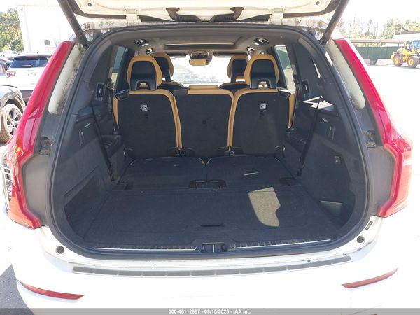 2016 VOLVO XC90 T6 MOMENTUM — I155