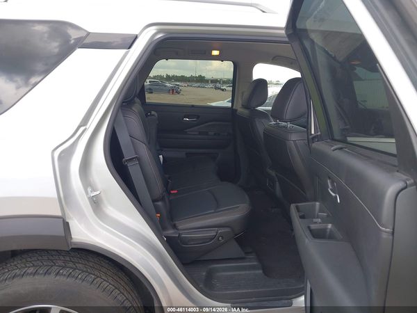 2025 NISSAN PATHFINDER SL 4WD