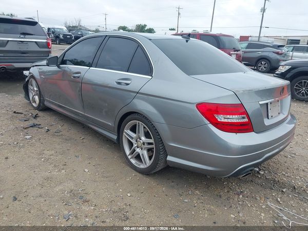 2013 MERCEDES-BENZ C 250 SPORT — I3