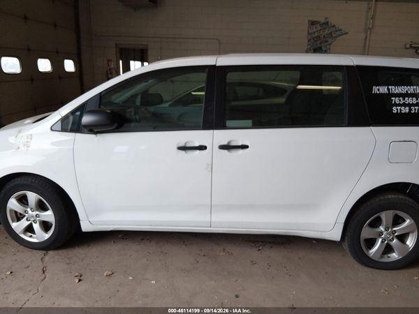 2014 TOYOTA SIENNA