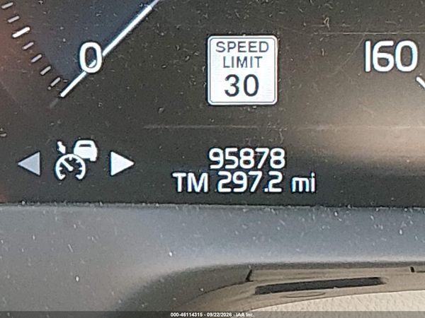 2020 VOLVO XC90 T6 MOMENTUM 7 PASSENGER — I118
