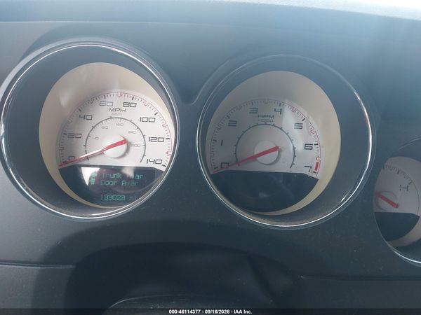 2012 DODGE CHALLENGER SXT — I7
