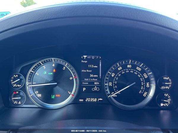 2017 LEXUS LX 570 — I7