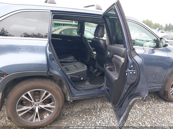2016 TOYOTA HIGHLANDER XLE V6 — I8