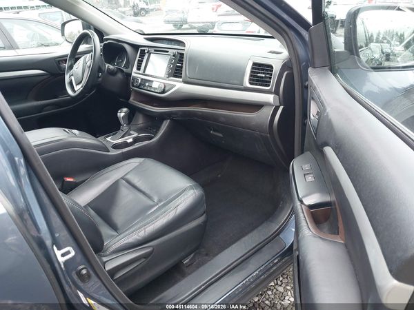 2016 TOYOTA HIGHLANDER XLE V6 — I152