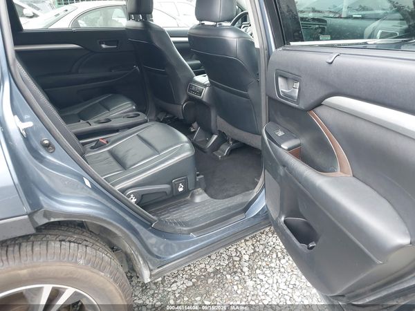 2016 TOYOTA HIGHLANDER XLE V6 — I153