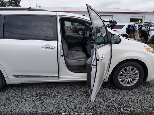 2015 TOYOTA SIENNA XLE PREMIUM 8 PASSENGER — I5