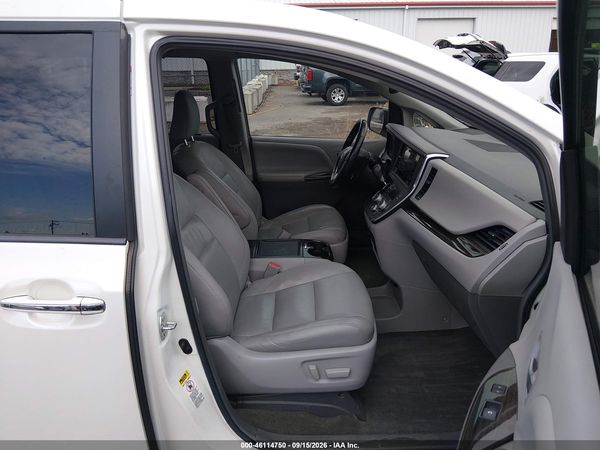 2015 TOYOTA SIENNA XLE PREMIUM 8 PASSENGER — I152