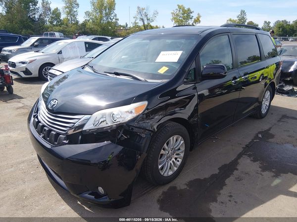 2015 TOYOTA SIENNA — I2