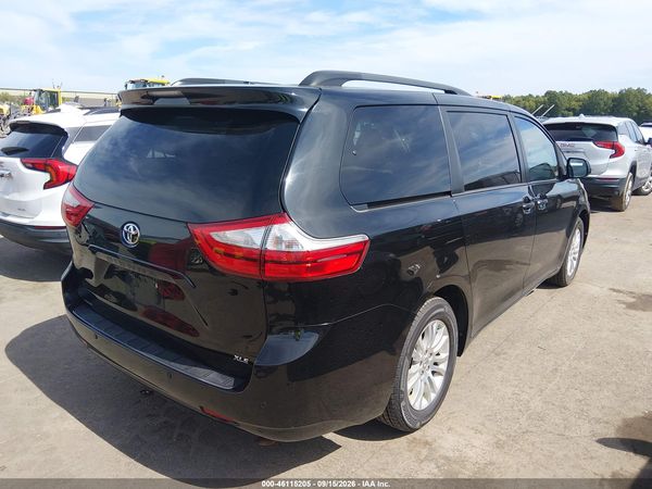 2015 TOYOTA SIENNA XLE 8 PASSENGER — I4