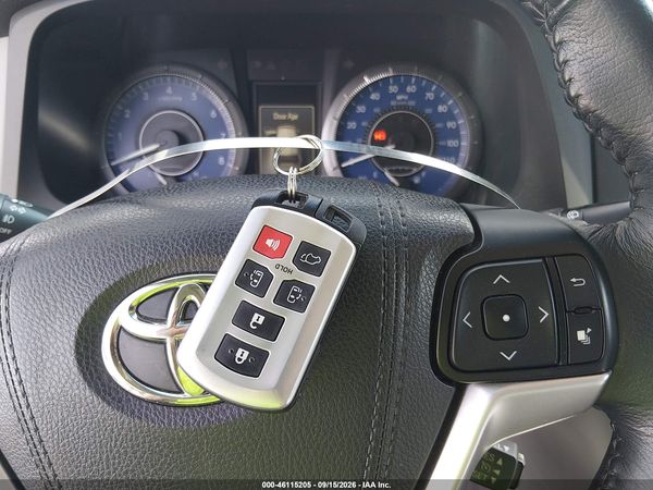 2015 TOYOTA SIENNA XLE 8 PASSENGER — I11