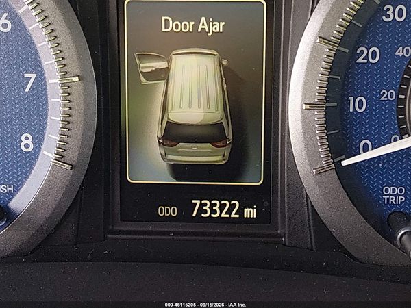 2015 TOYOTA SIENNA XLE 8 PASSENGER — I118