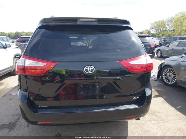 2015 TOYOTA SIENNA XLE 8 PASSENGER — I119