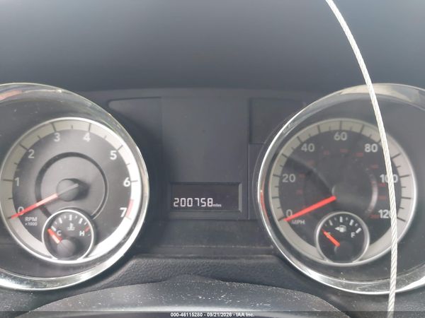 2012 DODGE GRAND CARAVAN SXT — I7