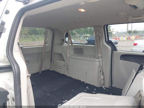 2012 DODGE GRAND CARAVAN SXT — I8