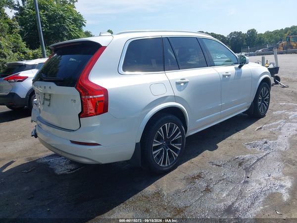 2022 VOLVO XC90 T5 MOMENTUM 7 PASSENGER — I4