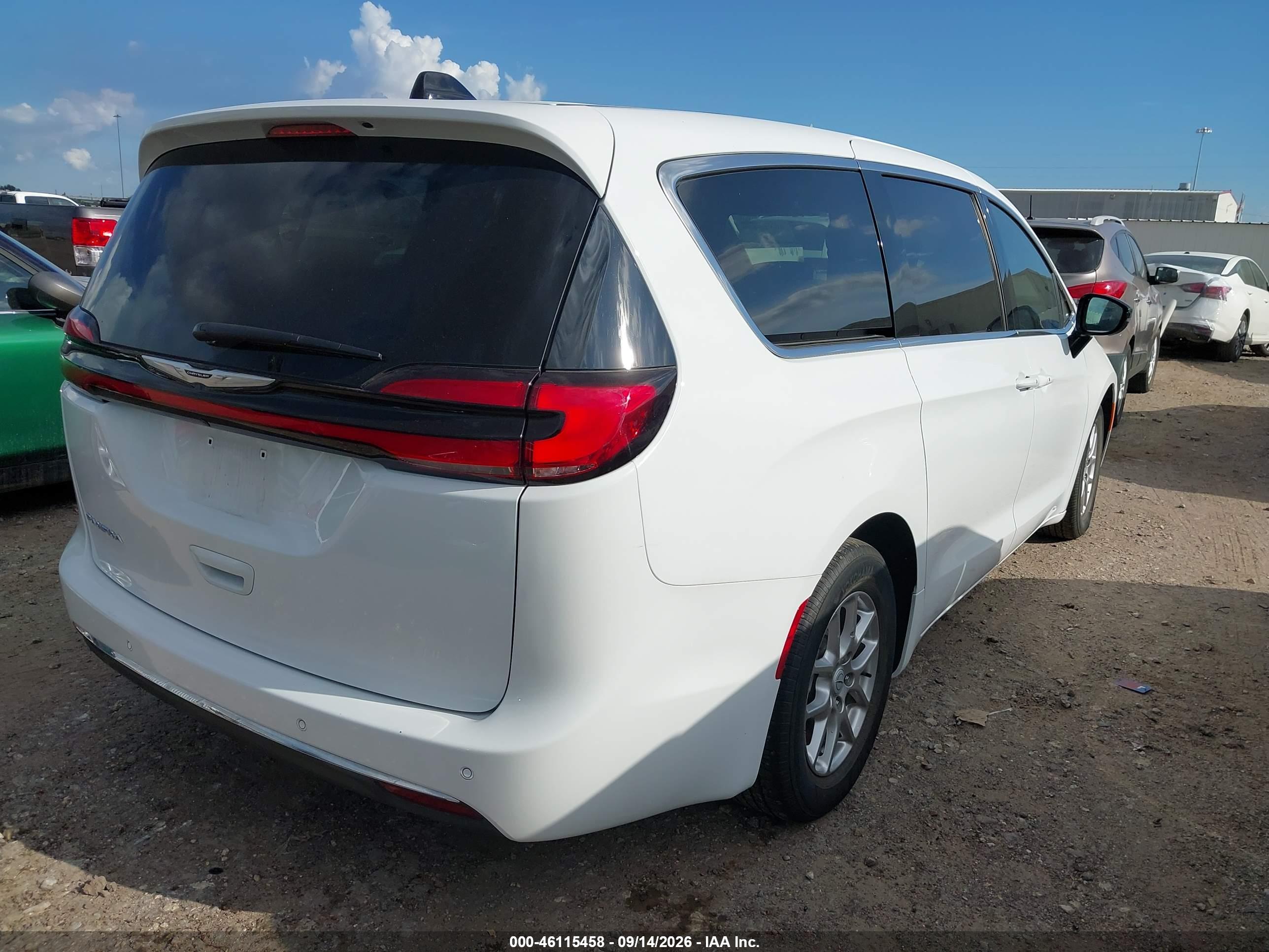 2025 CHRYSLER PACIFICA SELECT