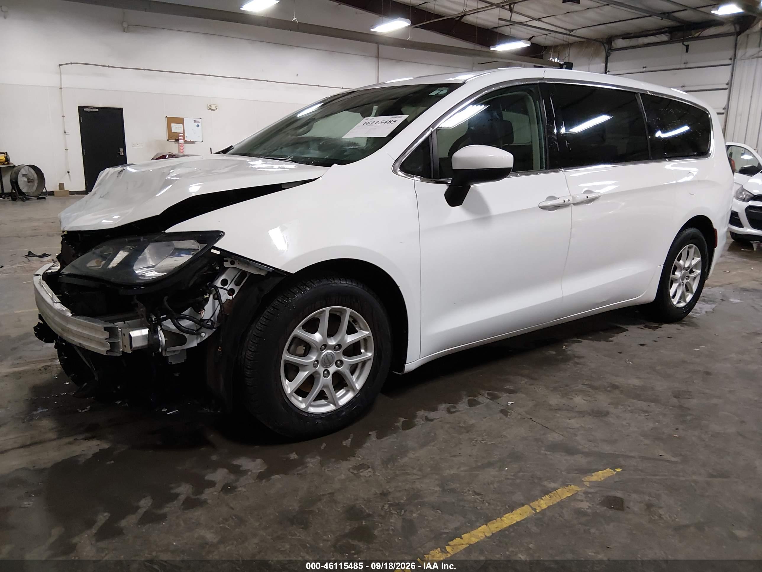 2017 CHRYSLER PACIFICA TOURING — I2